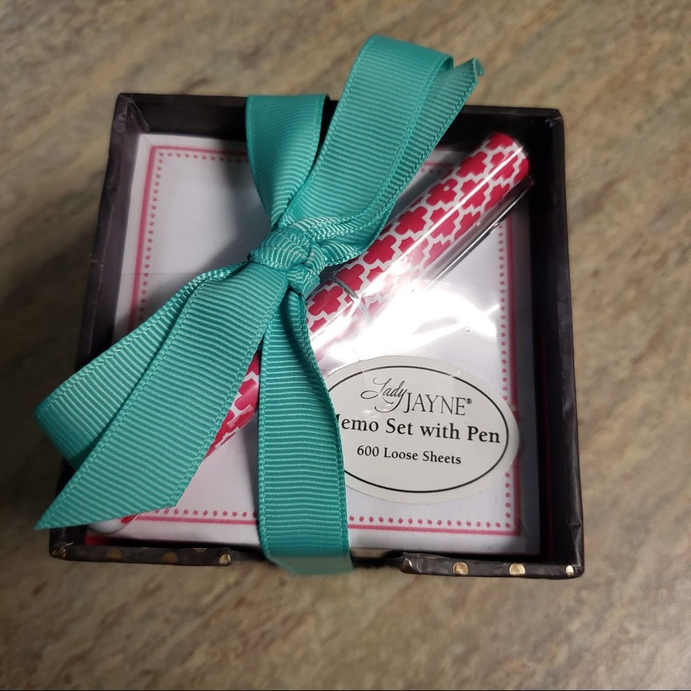 NIB Lady Jane memo set with pen